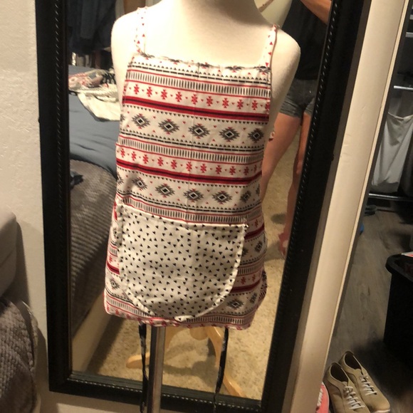 Aprons - Picture 4 of 5